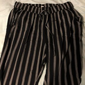 Cropped striped flows pants